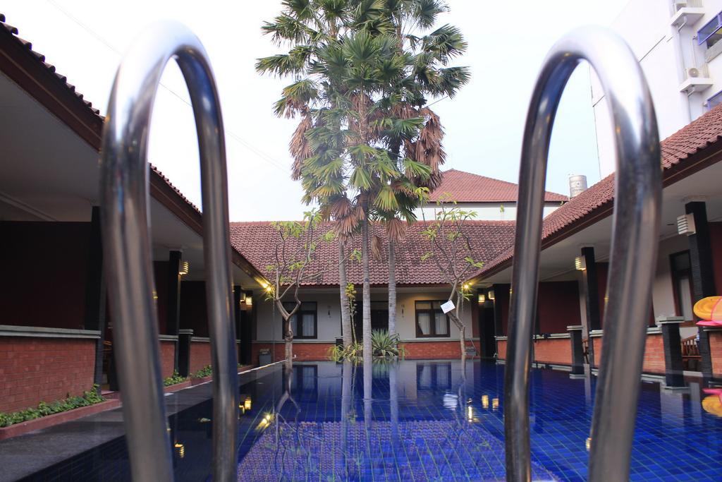 Puri Ganesh Legian Exterior foto