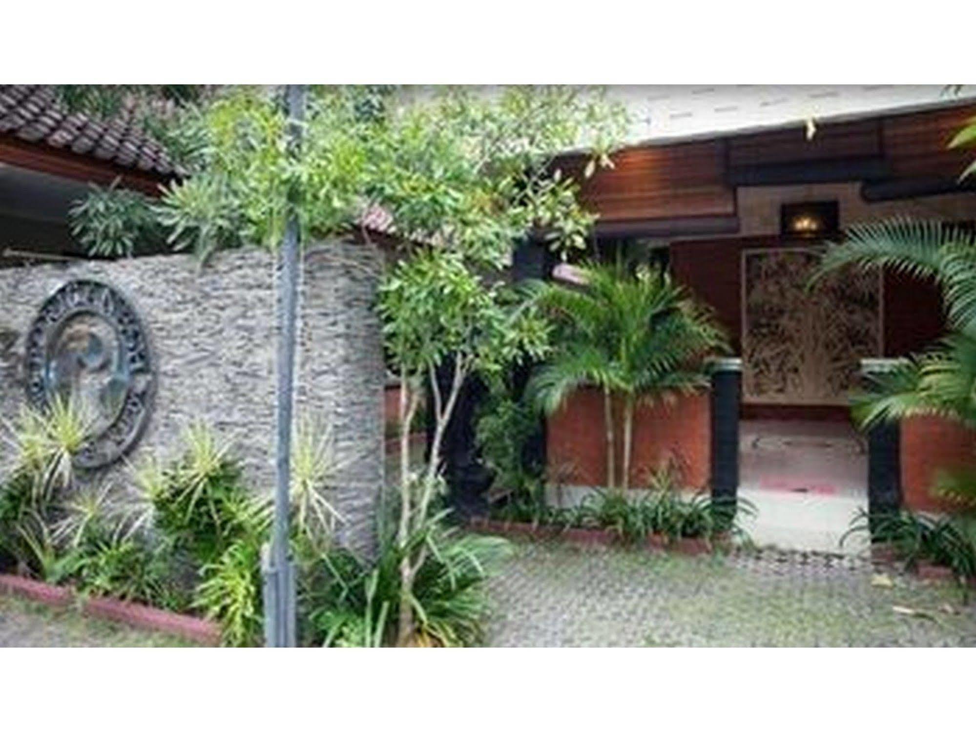 Puri Ganesh Legian Exterior foto